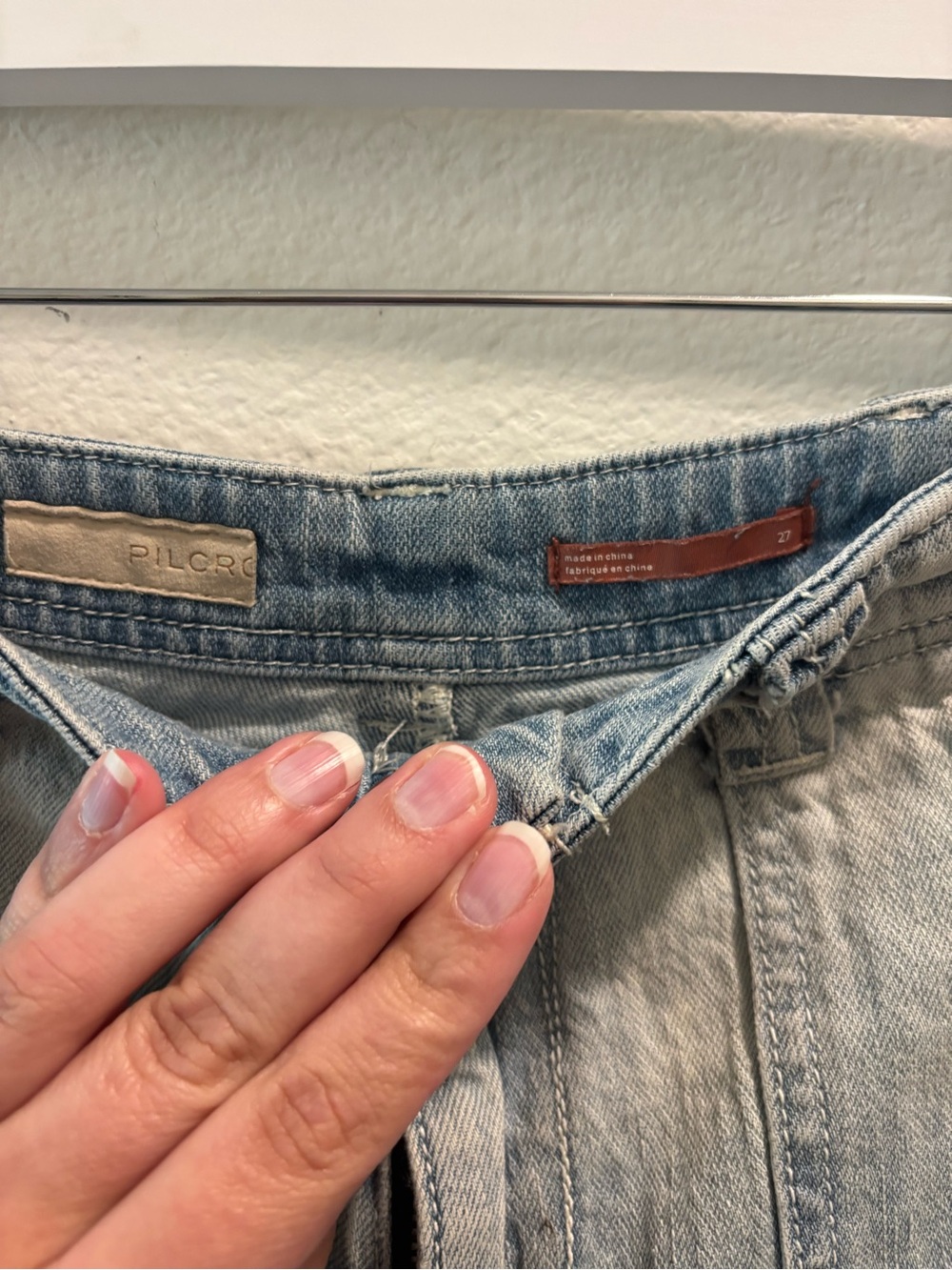 Pilcro Faded Denim Utility Shorts, size 27 - Picture 5 of 7